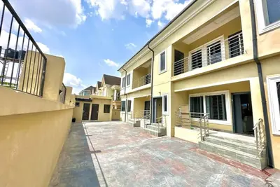Image de 2-bedroom Apartment in serene Opic Estate with Ac comfort