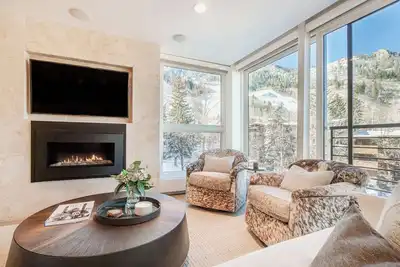 Image de New Ski-in/out Renovated 3br with Views!