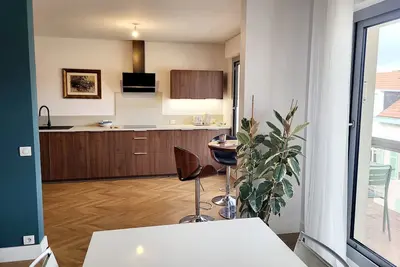 Image de Idéal curistes à 180 m des thermes. Appartement au calme entièrement rénové.