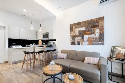 Image de Appartement « 2 Pièces Cannes » avec balcon, Wi-Fi et climatisation
