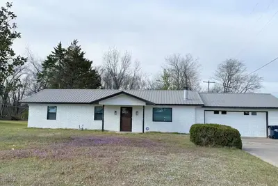 Image de Quiet Edge-of-Town Gem: Huge Lot, Peaceful Vibes, 5 Min to Attractions & Airport