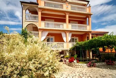 Image de Agréable appartement pour 4 personnes avec climatisation, Wifi, Tv, terrasse et animaux admis