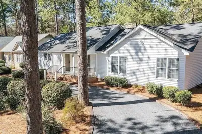 Image de 245 Lakehills - Sleeps 6!