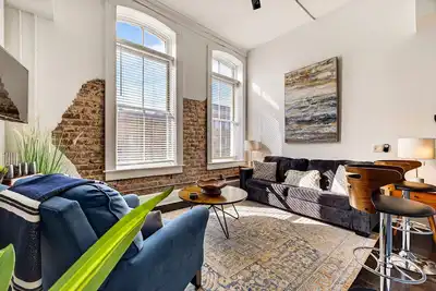 Image de Jewel of Broughton St, Steps to City Market, River Street by Lucky Savannah