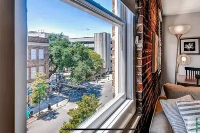 Image de Historic condo in charming downtown Savannah