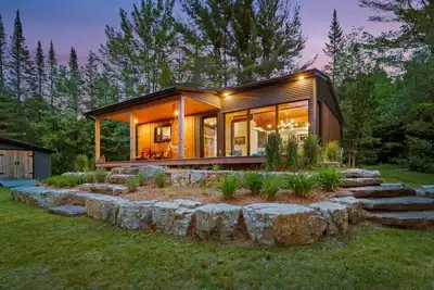 Image de Le Cleveland, Bord de l`eau, Foyer, Spa