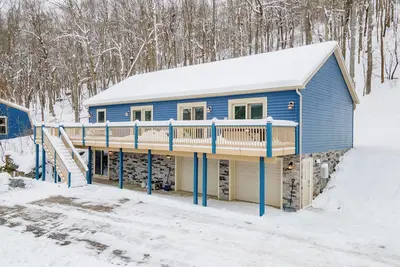 Image de New! Dog Friendly Cabin w/ Hot Tub