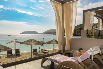 Image de Buganvilla Sea Front Villas - Nerina- Seaside Beachfront Retreat in Agia Pelagia