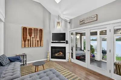 Image de Peaceful Cable Lake Getaway w/ Dock & Views