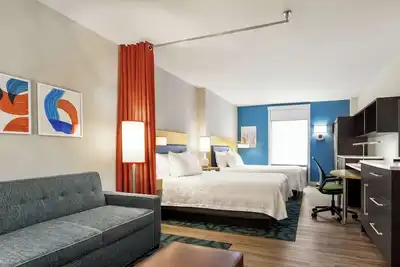 Image de Warm & Contemporary 2 Queen Studio Unit with Functional Design and Cozy Interior