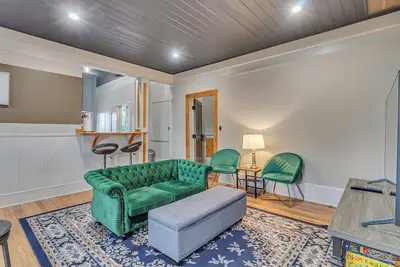 Image de Cozy Historic Flat w/ Porch • Walk to Forsyth & All the Savannah Charm