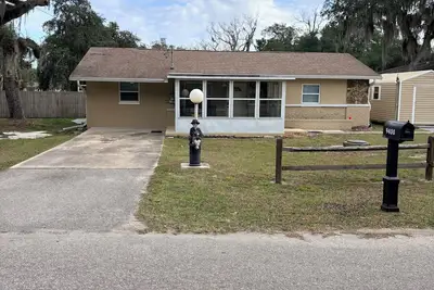 Image de Charming 2-bedroom house with Ac in Inverness\nand close to LakeHenderson