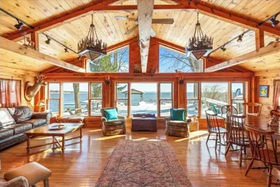 Image de Modern Adirondack Style Lodge: Lakefront Bliss, 2 miles to Sylvan Beach