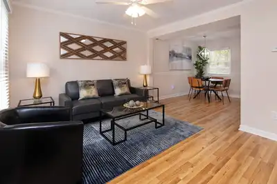 Image de 2br Designed for Comfort & Work
