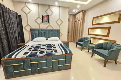 Image de Designer 5br|GPortion|24/7 Staff|G15 Islamabad /7Beds