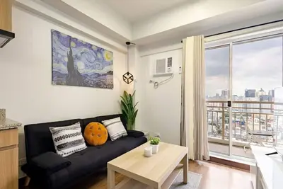 Image de Stylish Condo - Cozy Urban Living