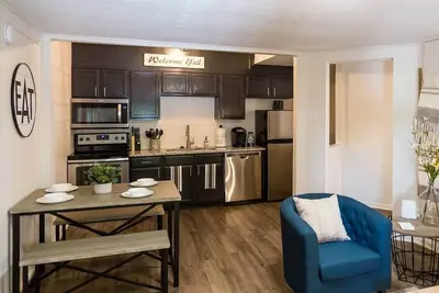 Image de NoKno Flats - Walk to K-Brew Coffeehouse