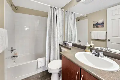 Pet-Friendly Condo on Lake Windermere Pointe