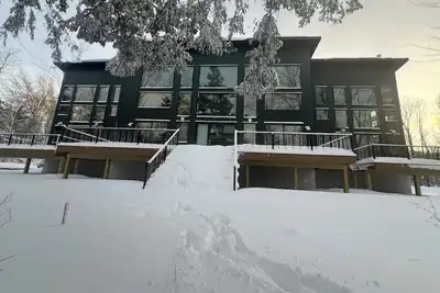 Image de Snowmobile & Ice Fest Suite #1