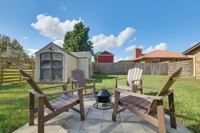 Image de Walk to Lake Jackson: Family Home w/ Lanai & Yard