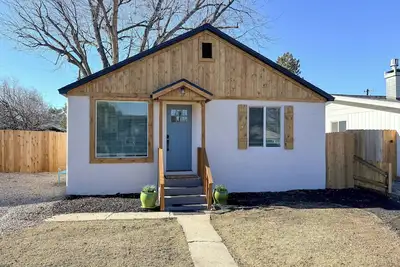 Image de 2 Mi to Dtwn Boise! Family Home w/ Deck