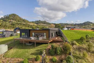 Image de Hosts on the Coast Coastal Calm