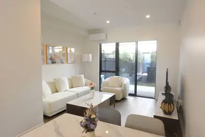 Image de Family-Friendly New 3br Townhouse | Gated Community & Secure Parking