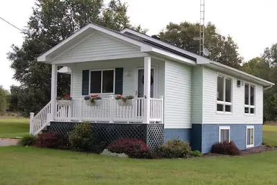 Image de Happiness Hideaway At Burt Lake