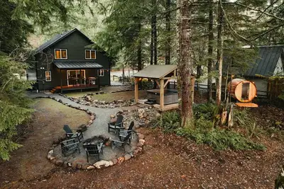 Image de Mischievous Moose Lodge-Mt Rainier-Sauna-HotTub-Ev