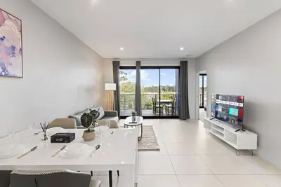 Image de 2br Near Plaza & Garden City | Walk to Bus Easy M3