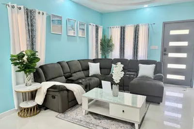 Image de 3-bedroom townhome in the heart of gorgeous Ocho Rios