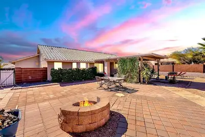 Image de Sonoran Sanctuary in  Sahuarita - 3 Bedroom Home - Back Yard Oasis with Hot Tub