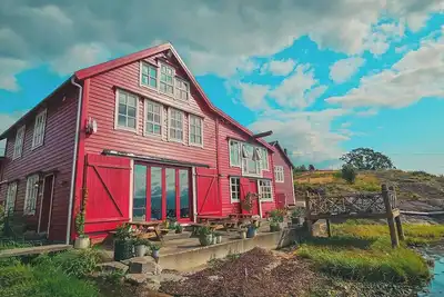 Image de Hangar à bateaux Hardanger au bord du fjord