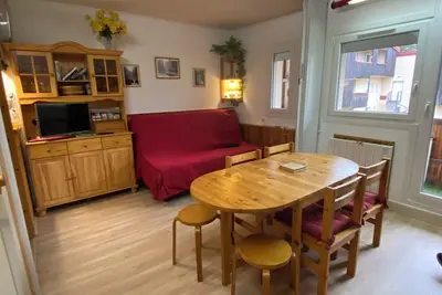 Image de Studio classé au centre du village