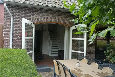 Image de Vacation home with cozy outdoor terrace in beautiful North Limburg.