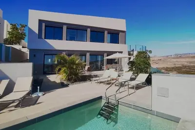 Image de VillasRoyale Silvermoon - Sérénité, style luxe!