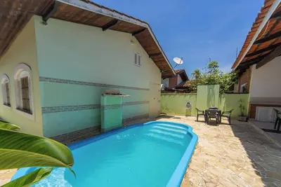 Image de Casa em Itanhaem com Piscina a 100m da Praia