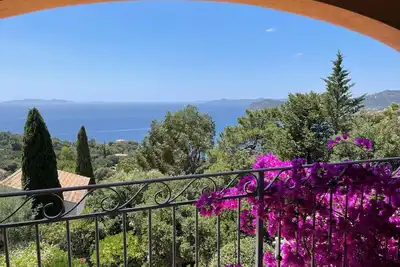 Splendide villa 250m2, vue mer, piscine.
