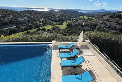 Image de Magnifique Villa Vue Mer Et Golf - 5 Chambres - Piscine