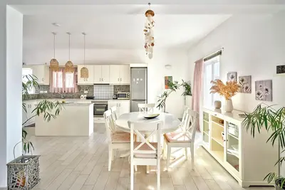 Image de A lovely house that comfortably sleeps 5, close to all facilities!