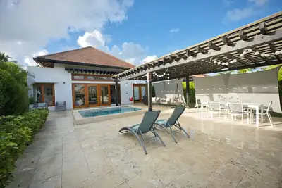 Image de Awesome & Huge 3-bedroom Villa with private Pool & Patio in fantastic Cap Cana