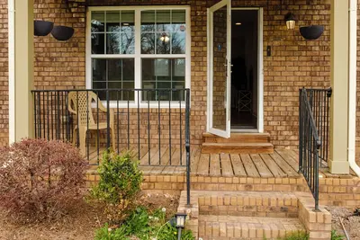 Image de Atl downtown house, lots of space, walk to stadiums and marta, great location