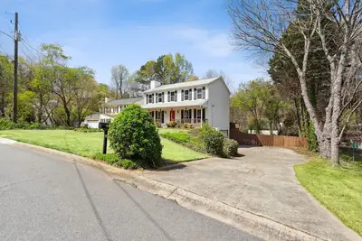 Image de Spacious 4-bedroom house in serene Duluth with Ac