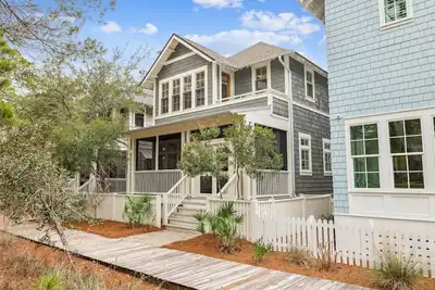 Image de Peaceful family friendly coastal oasis with room to unwind, play, and reconnect