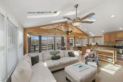 Image de Spacious Mountain Retreat with Hot Tub & Views