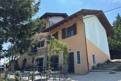 Image de Relais Portaluna Serena / 1br + Studio, Sleeps 4, Garden, Langhe Views