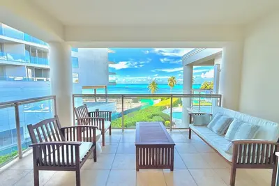 Image de Brand New Listing- Beautiful luxury 1 -b/r Ocean front view! ! !