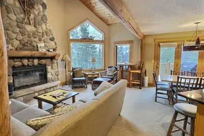 Image de Large North Shore Villa Ski in out Private Sauna