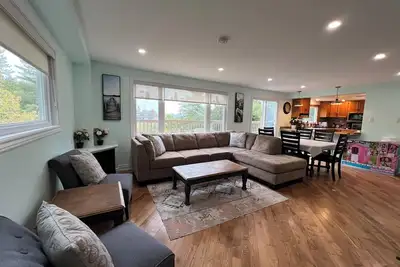 Image de By the Lake! 2 Bedroom Unit with Fire Pit & Games