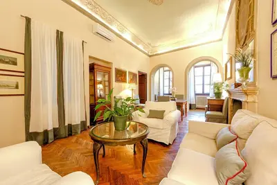 Image de Uffizi Palace elegant apartment Historical center + Garage